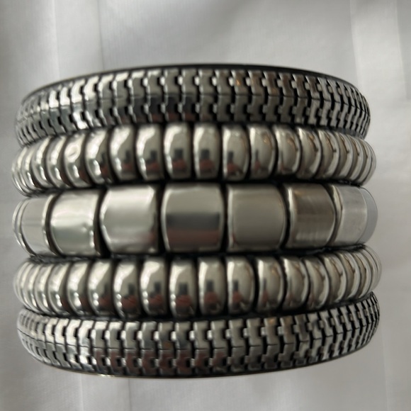 Antik Batik resin & brass cuff - Picture 3 of 5